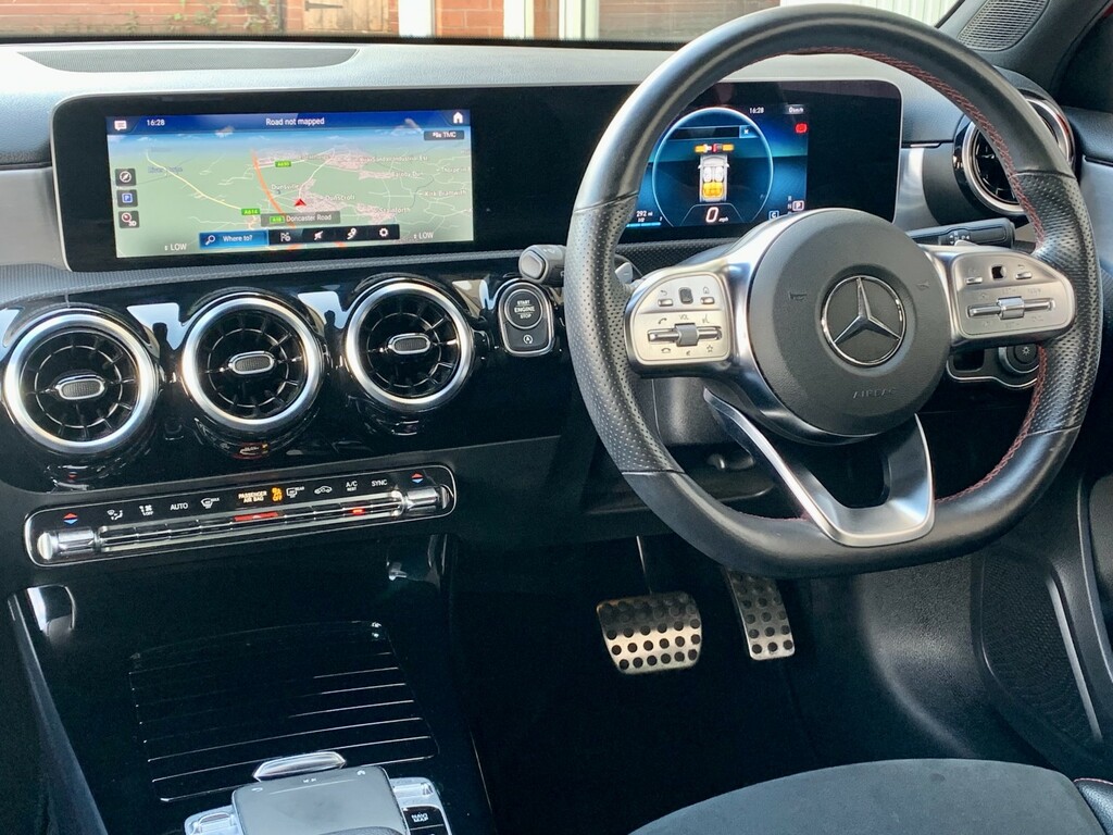 Mercedes-Benz A Class 1.3 A200 Amg Line Red #3