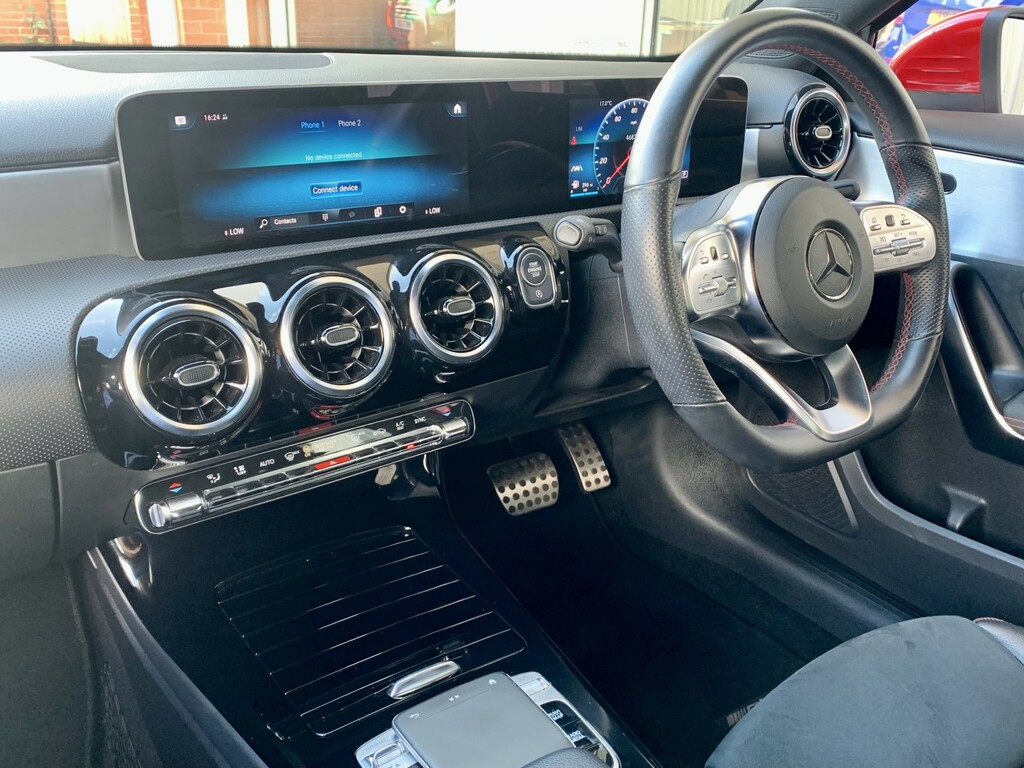 Mercedes-Benz A Class 1.3 A200 Amg Line Red #6