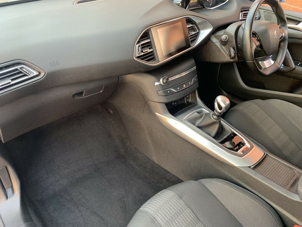 Peugeot 308 1.6 Bluehdi Allure Silver #2