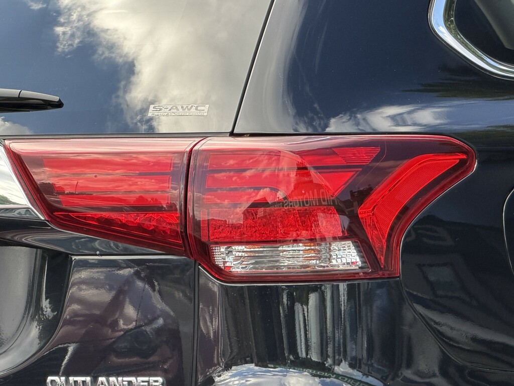 Mitsubishi Outlander 2L 4H Black #18