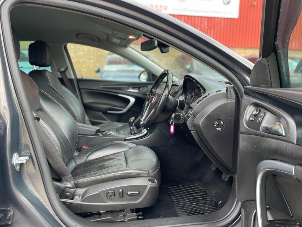 Vauxhall Insignia Black #18