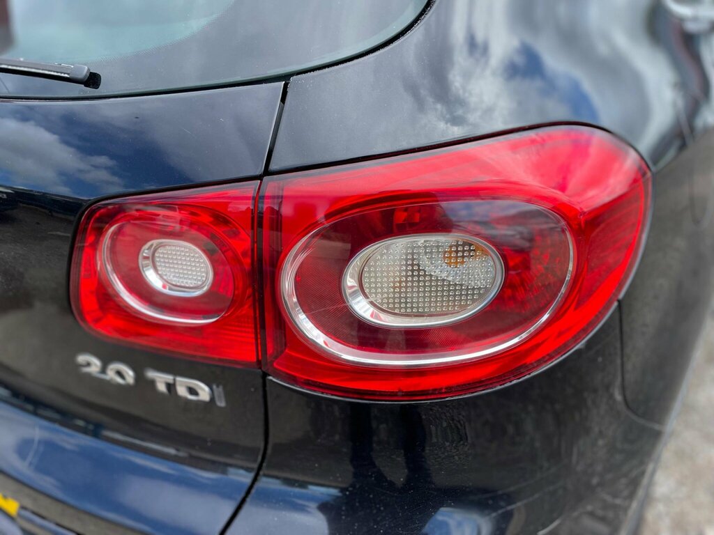 Volkswagen Tiguan Suv Black #16
