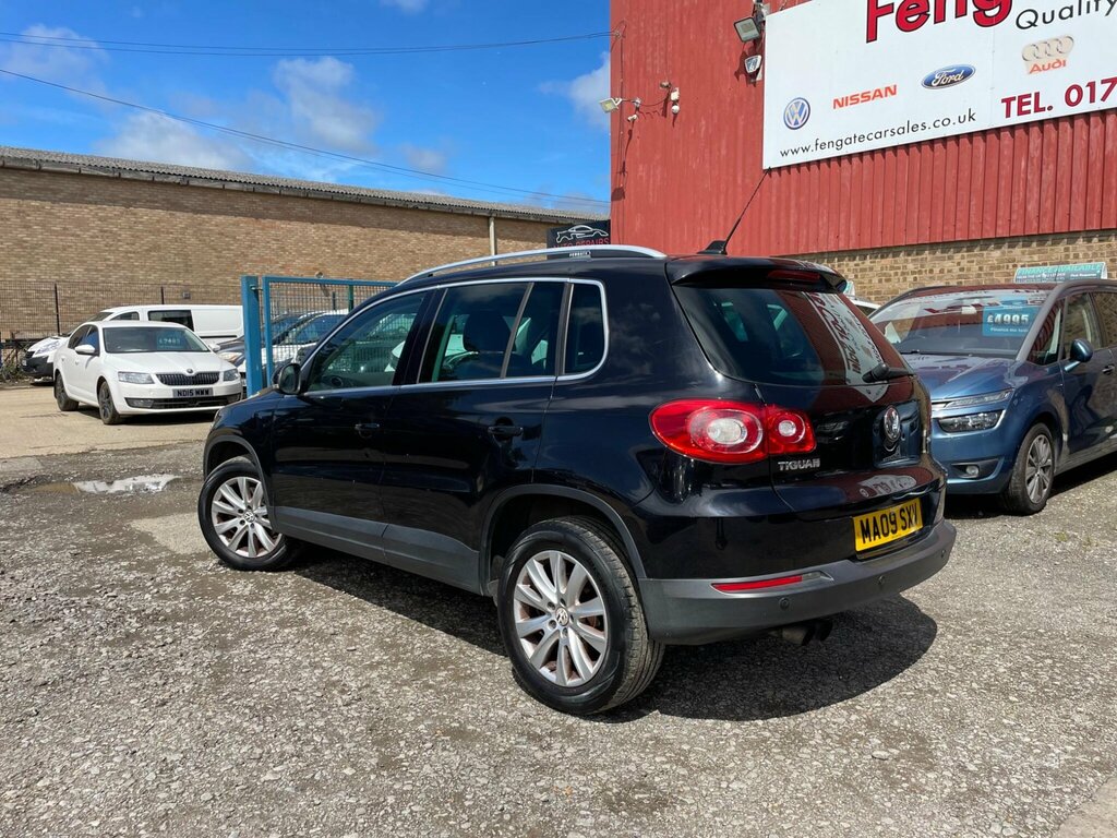 Volkswagen Tiguan Suv Black #6