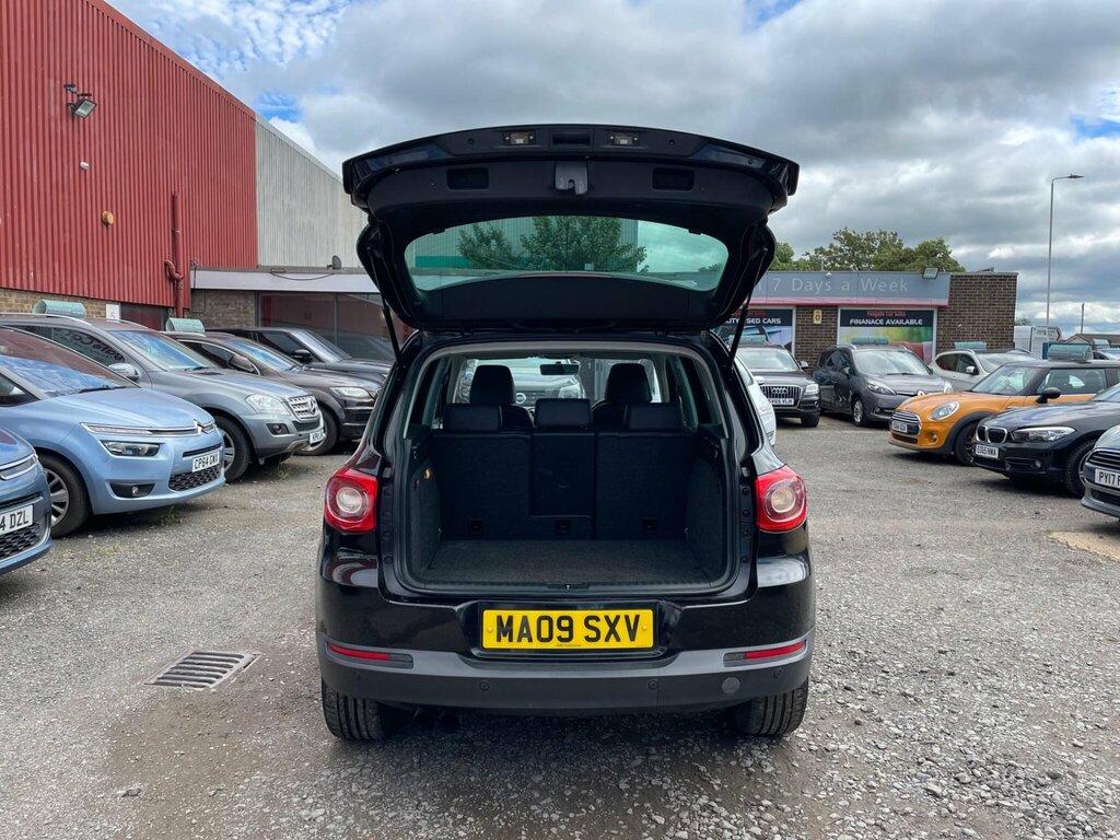 Volkswagen Tiguan Suv Black #17