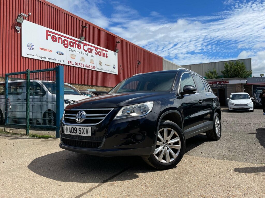 Volkswagen Tiguan Suv Black #1