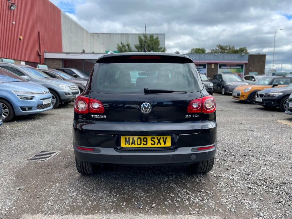 Volkswagen Tiguan Suv Black #18