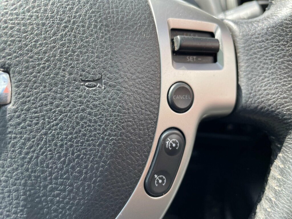 Nissan Qashqai Hatchback Black #12