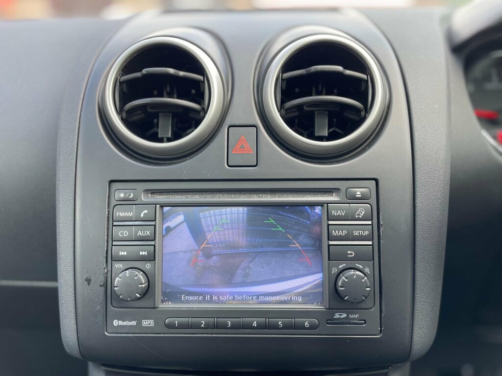 Nissan Qashqai Hatchback Black #13