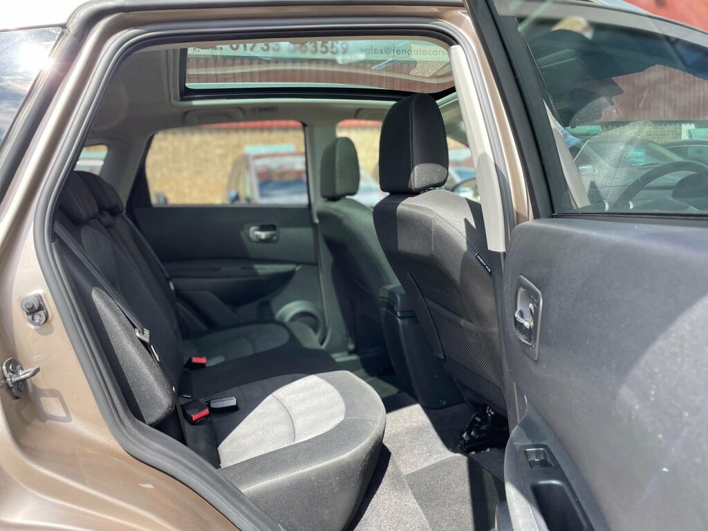 Nissan Qashqai Hatchback Black #20