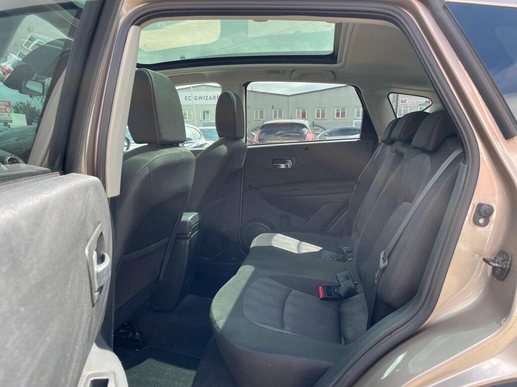 Nissan Qashqai Hatchback Black #19