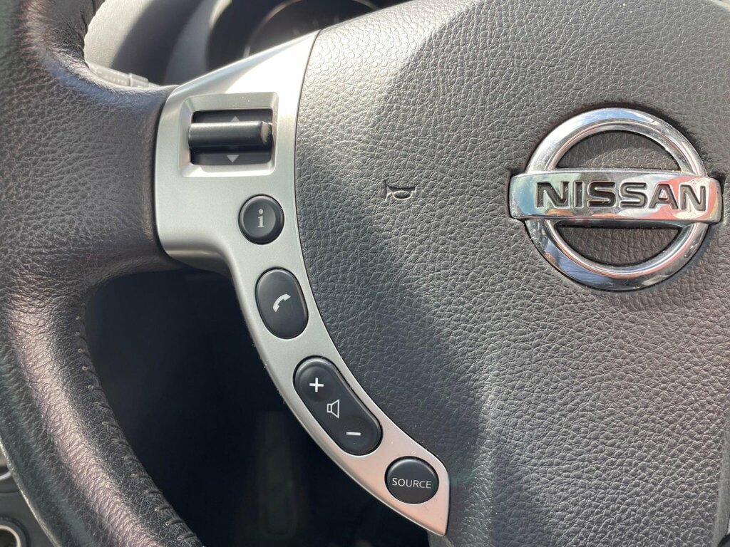 Nissan Qashqai Hatchback Black #9