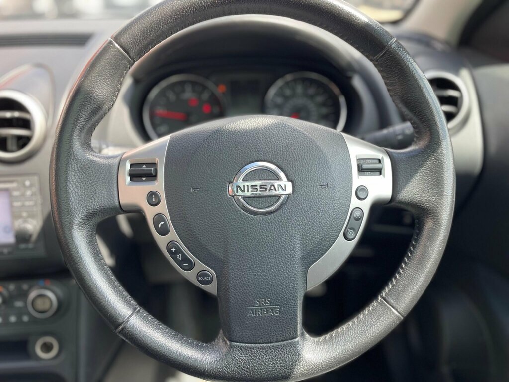 Nissan Qashqai Hatchback Black #7