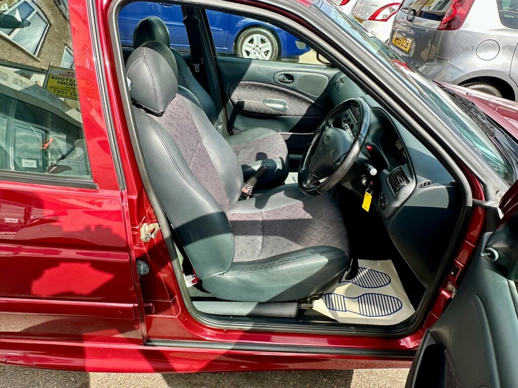 Ford Escort Base Red #40