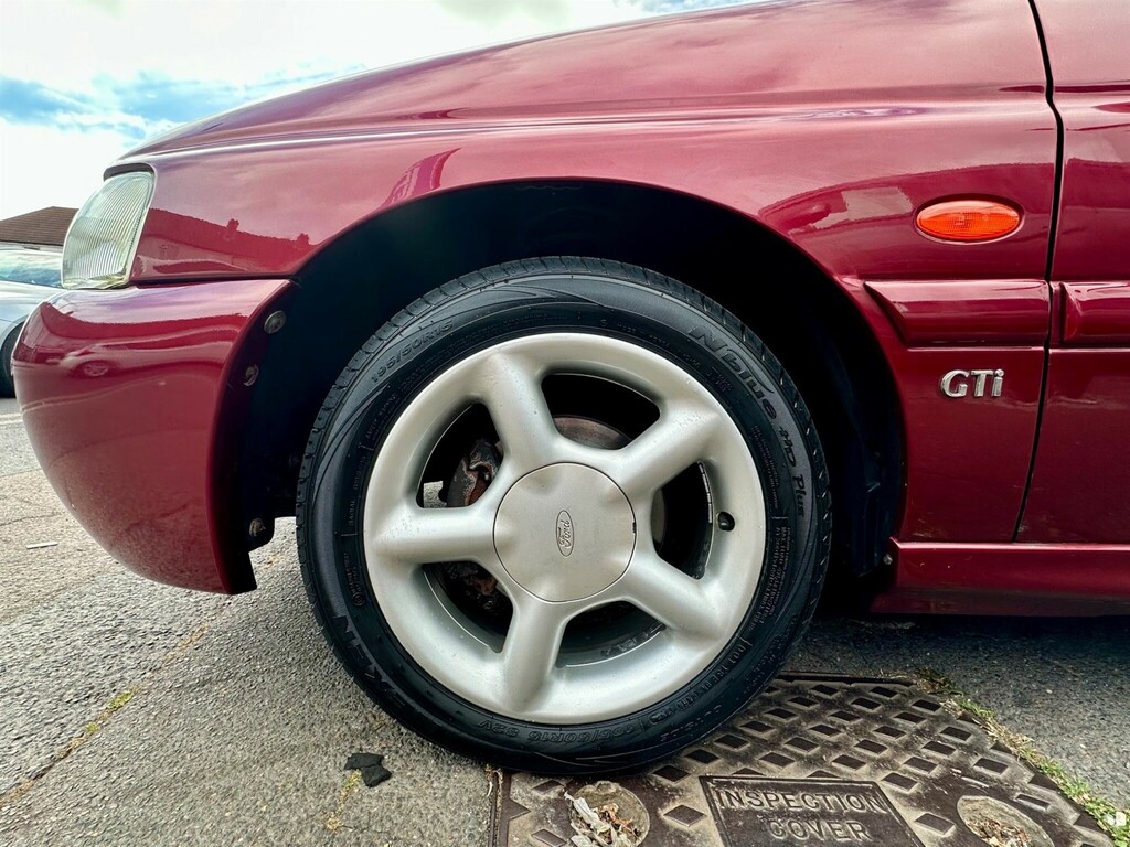 Ford Escort Base Red #16