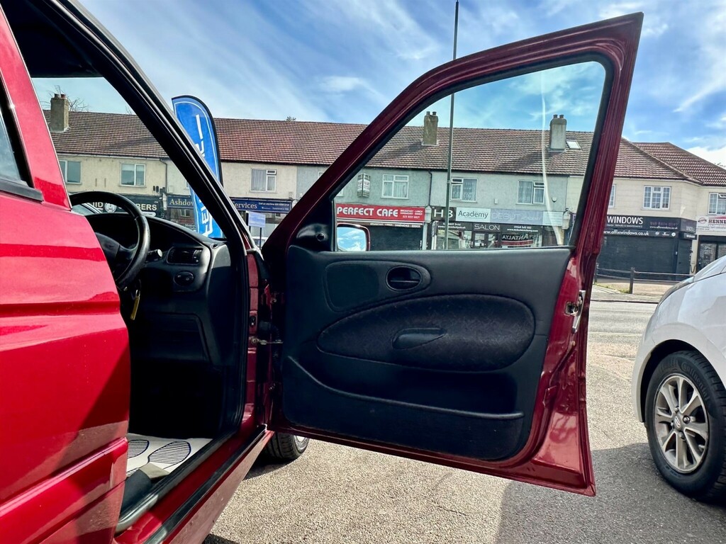 Ford Escort Base Red #29