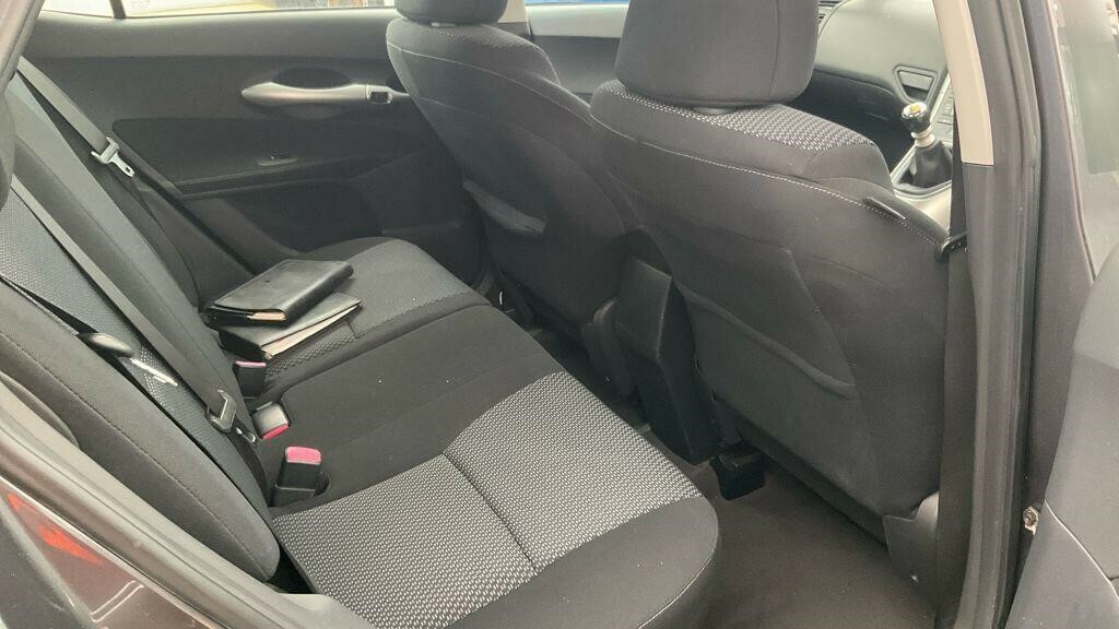 Toyota Auris Hatchback Grey #7