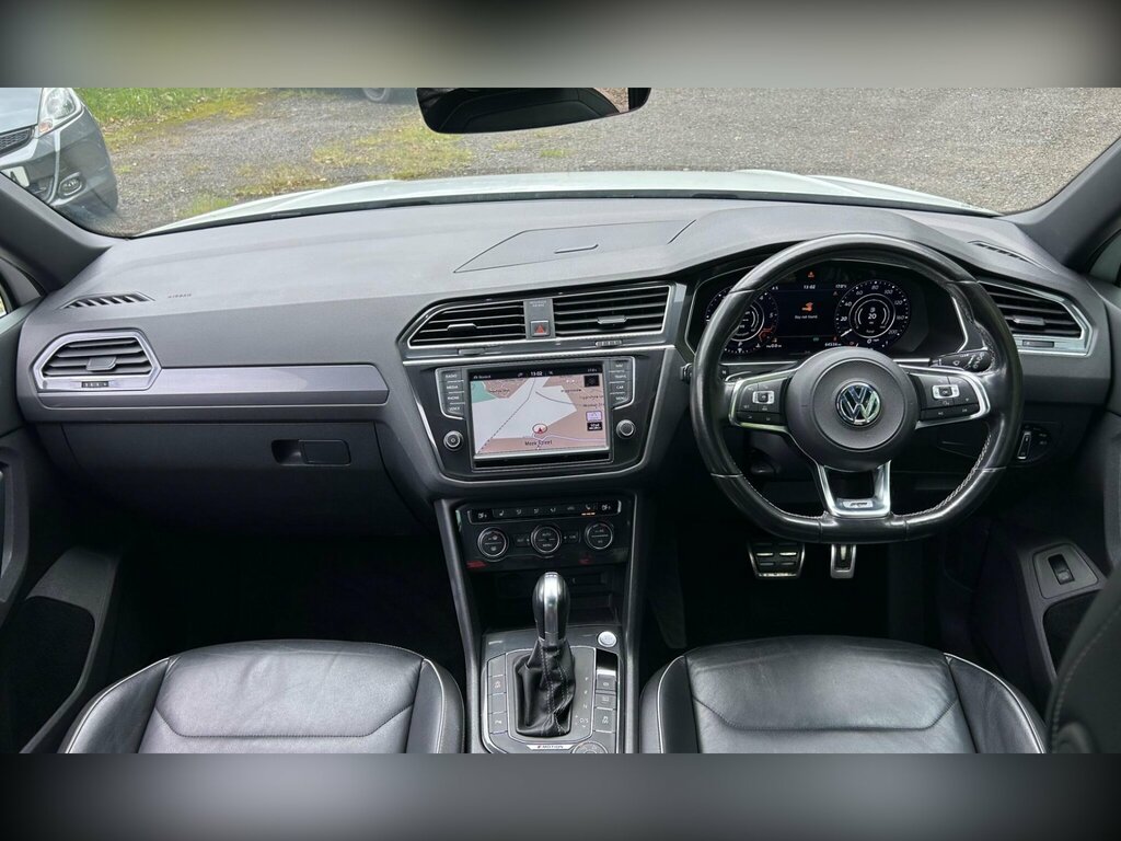 Volkswagen Tiguan 2.0 Tdi Bluemotion Tech R-line Dsg 4Motion Euro 6 MJ66HOD White #4