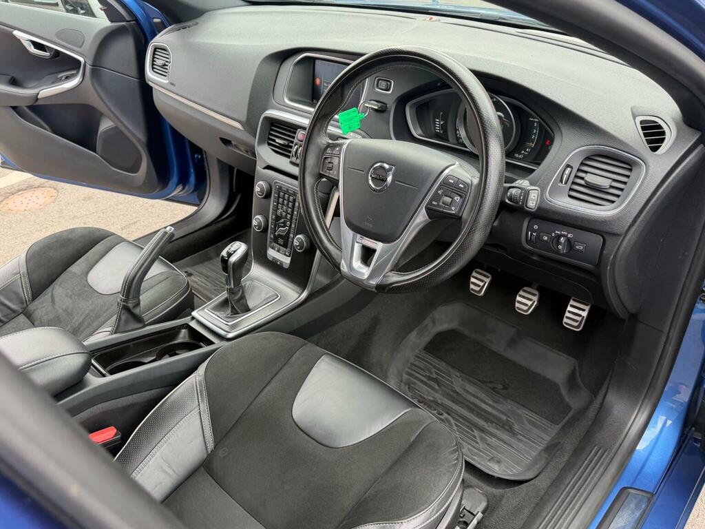 Volvo V40 Hatchback 2.0 D4 R-design Euro 6 Ss 20176 KU66KMX Blue #3