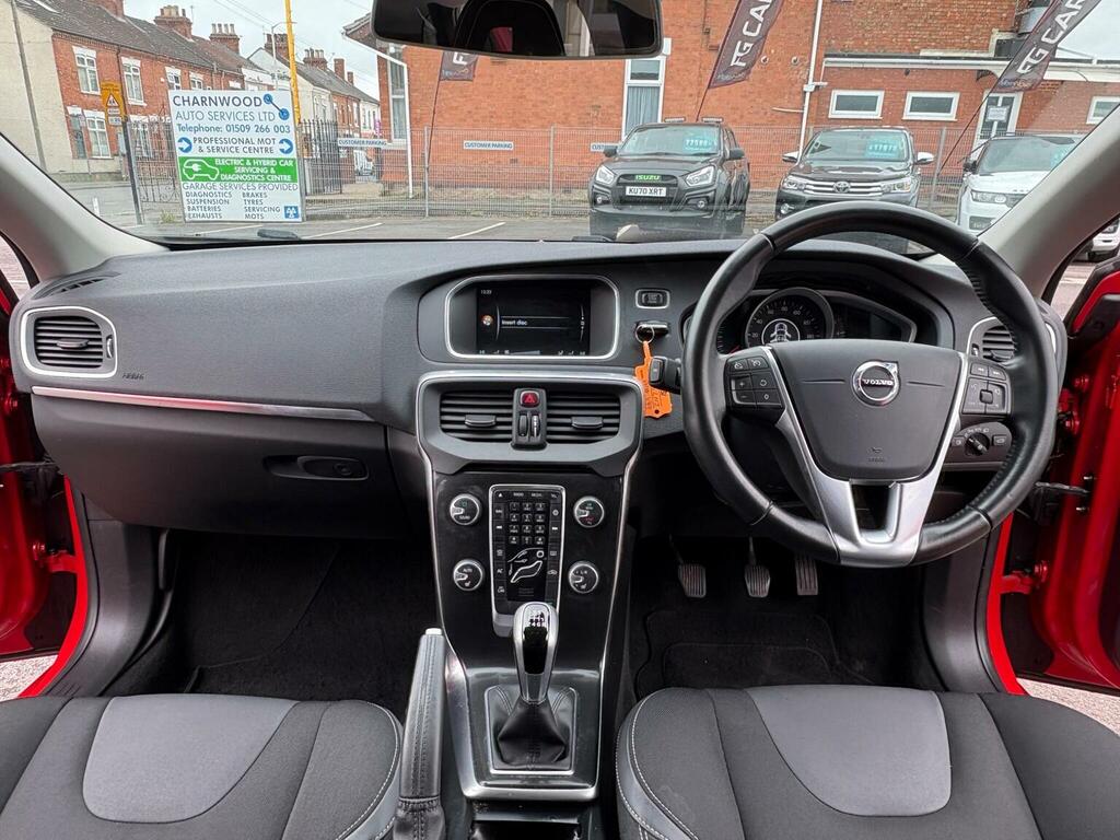 Volvo V40 Hatchback 2.0 D2 Momentum Nav Plus Euro 6 Ss AK66LNJ Red #2
