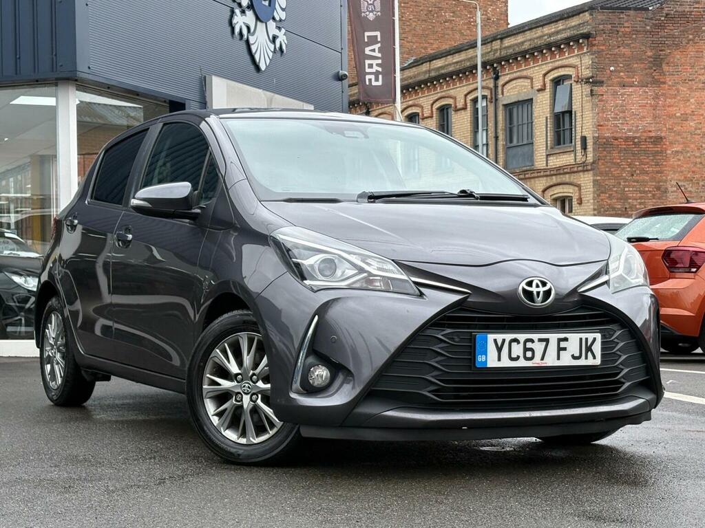 Toyota Yaris 1.5 Vvt-i Icon Tech Euro 6 Grey