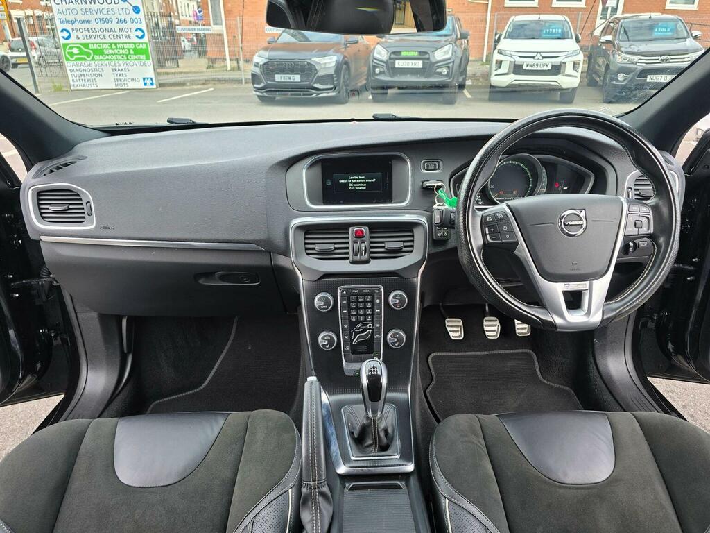 Volvo V40 2.0 D4 R-design Euro 6 Ss Black #2