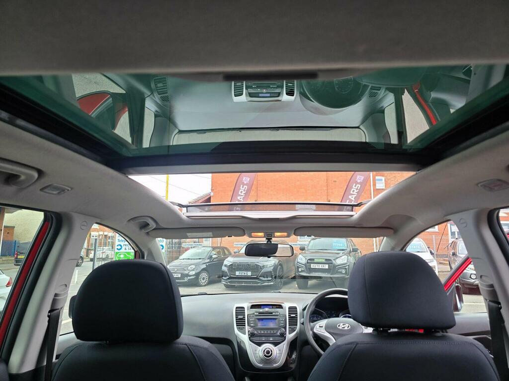 Hyundai Ix20 Se Blue Drive White #57