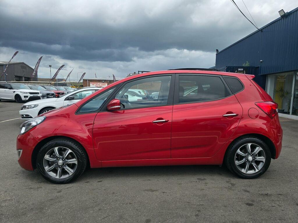 Hyundai Ix20 Se Blue Drive White #9