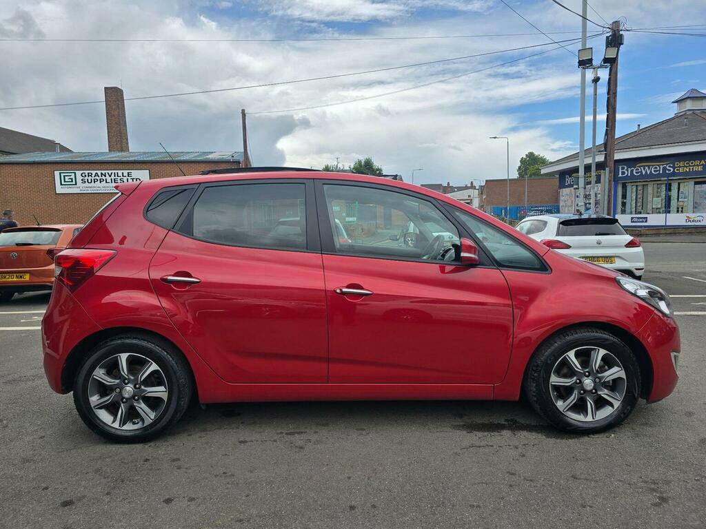 Hyundai Ix20 Se Blue Drive White #51