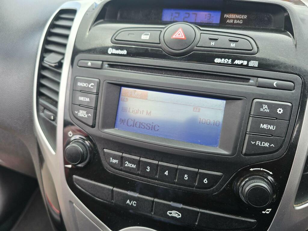 Hyundai Ix20 Se Blue Drive White #67