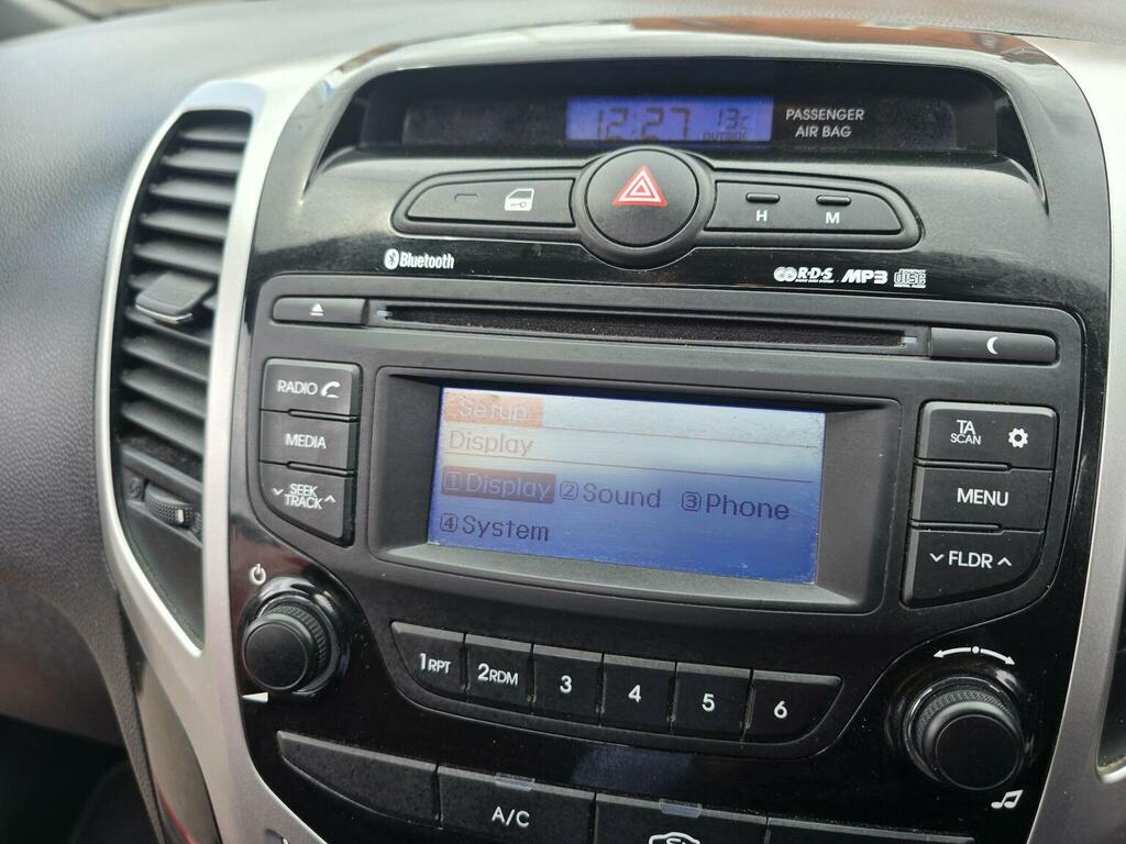 Hyundai Ix20 Se Blue Drive White #66