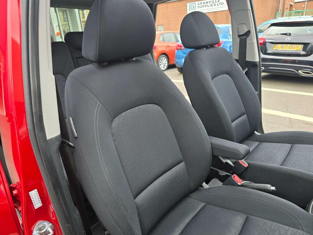 Hyundai Ix20 Se Blue Drive White #20
