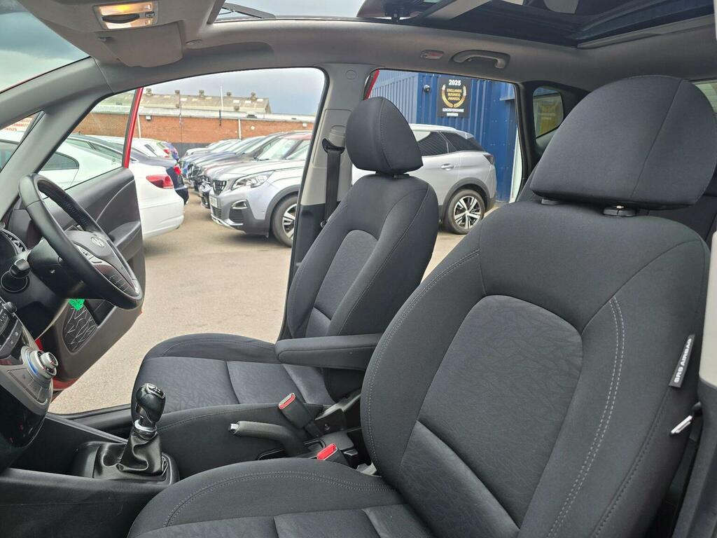 Hyundai Ix20 Se Blue Drive White #62