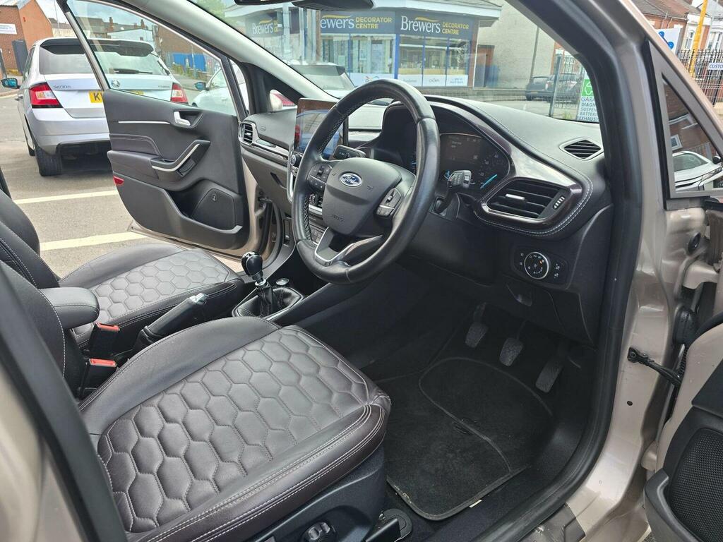 Ford Fiesta Hatchback 1.0T Ecoboost Vignale Euro 6 Ss MP19JKY Beige #3