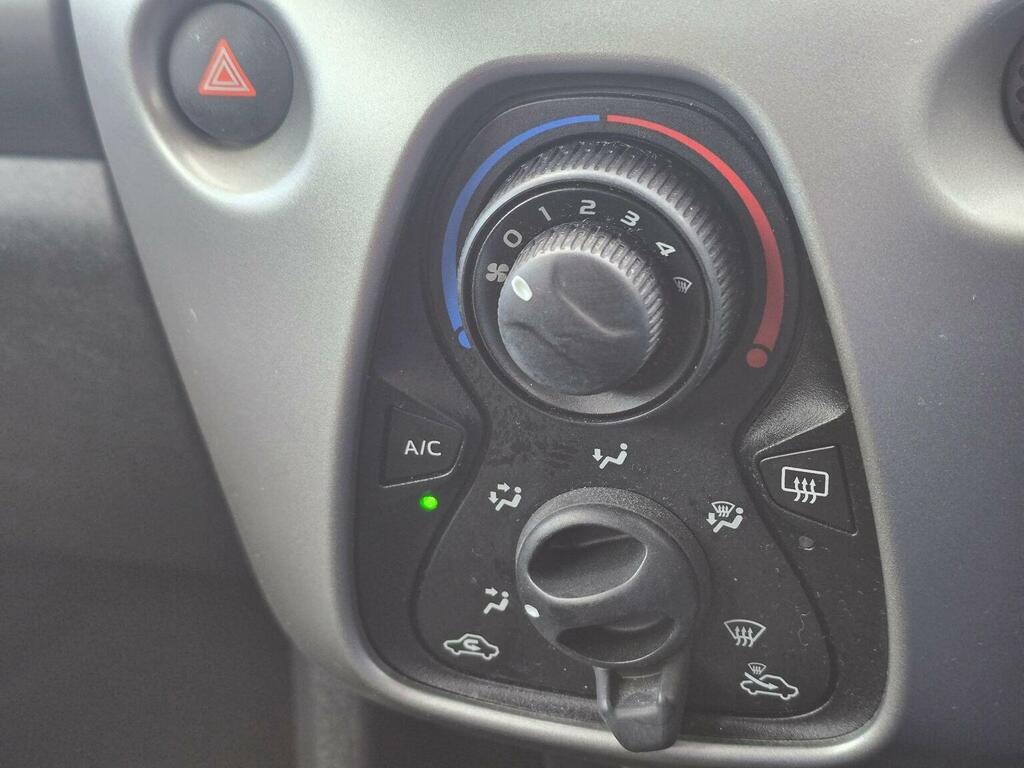 Citroen C1 1.2 Puretech Airscape Flair 82 Bhp White #64