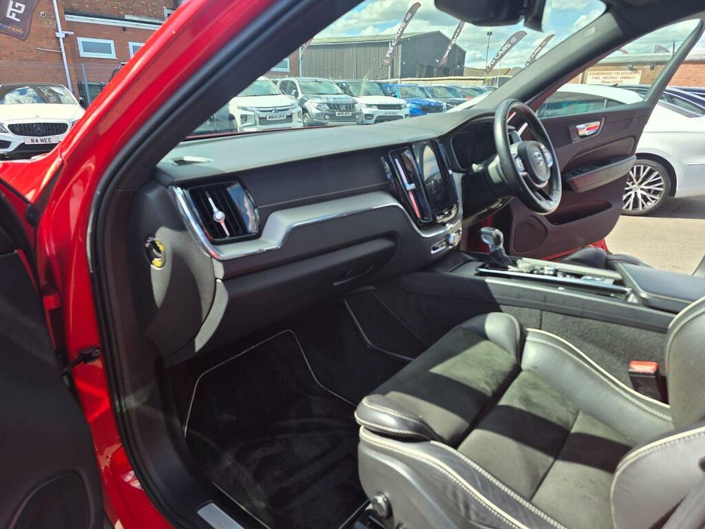 Volvo XC60 2.0 T5 R-design Pro Awd Euro 6 Ss Red #2