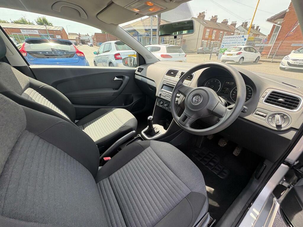 Volkswagen Polo Hatchback 1.4 Match Euro 5 201161 Silver #2