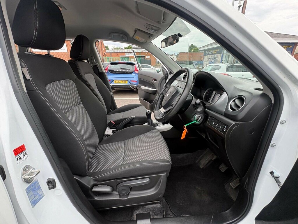 Suzuki Vitara 1.6 Sz4 Euro 6 Ss White #4
