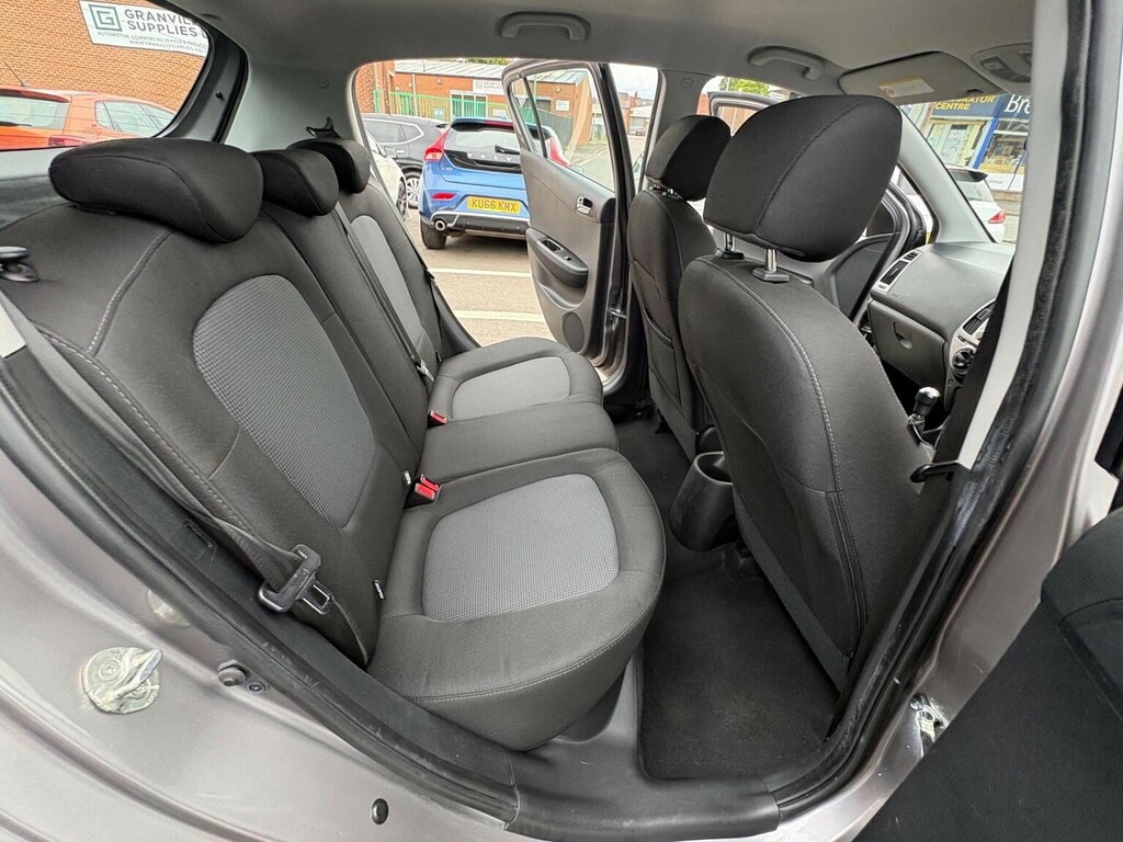 Hyundai I20 1.2 Active 84 Silver #18