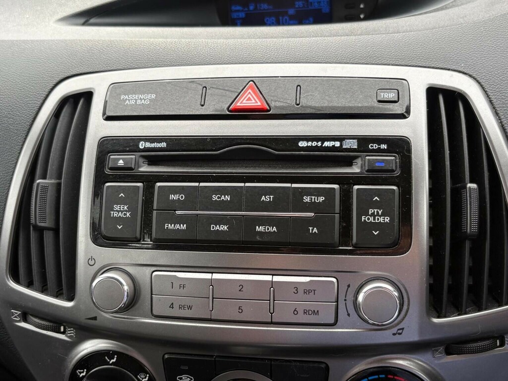 Hyundai I20 1.2 Active 84 Silver #23