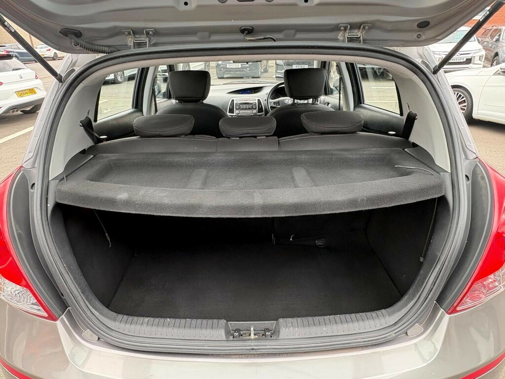 Hyundai I20 1.2 Active 84 Silver #16
