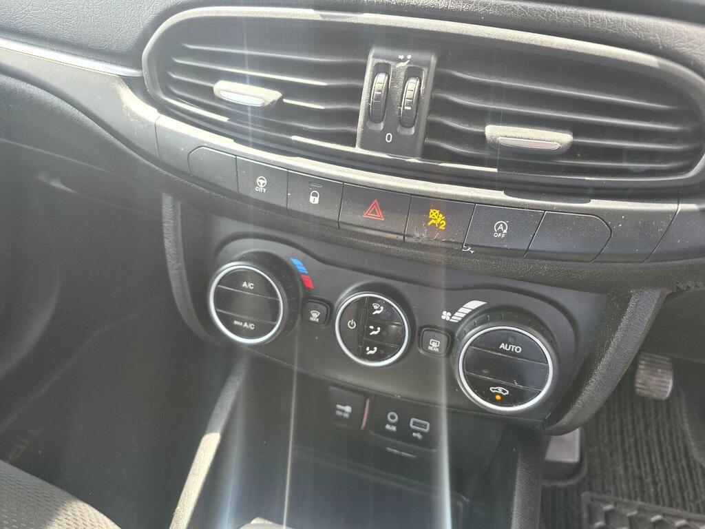 Fiat Tipo 2017 1.4 Mpi Easy Plus Hatchback White #24