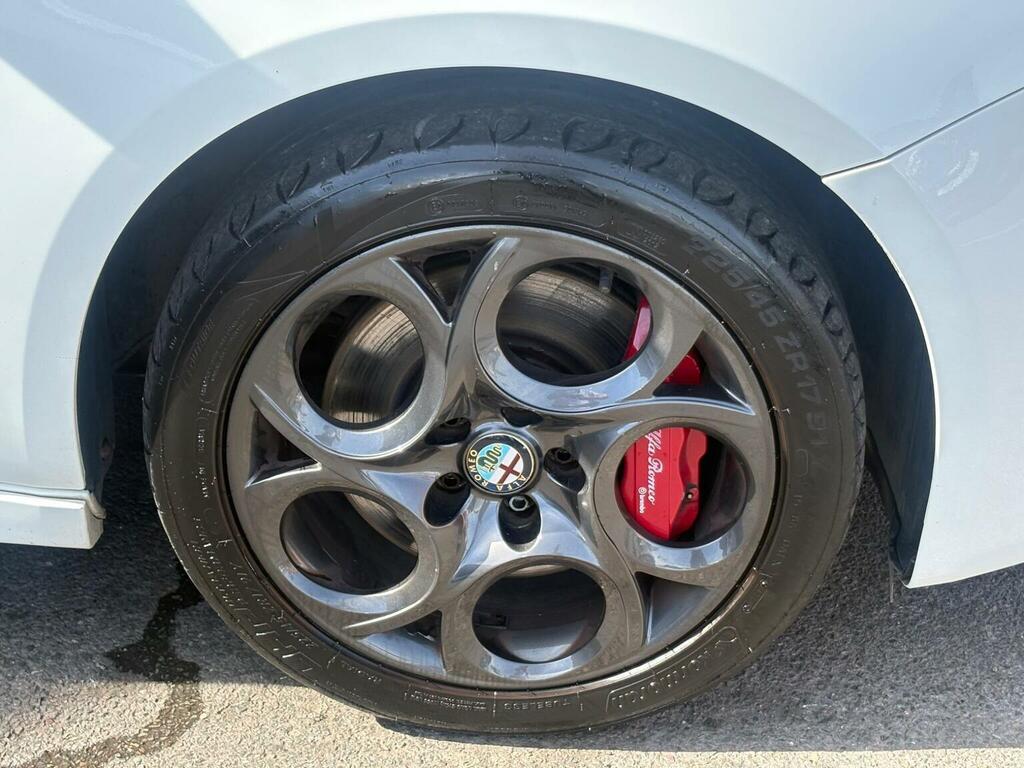 Alfa Romeo Giulietta Hatchback Tb Red #28