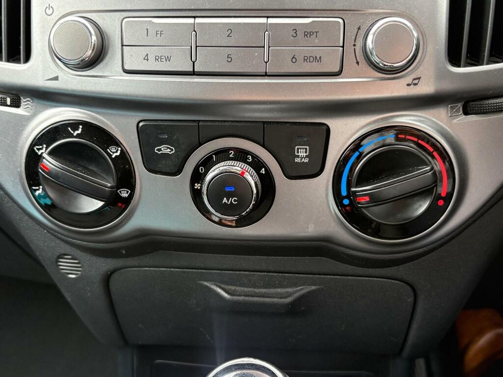 Hyundai I20 1.2 Classic Euro 5 White #21