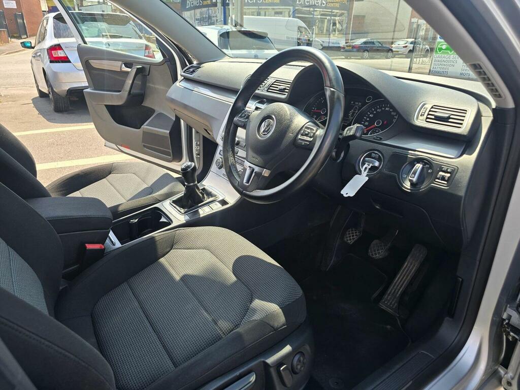 Volkswagen Passat 1.6 Tdi Bluemotion Tech Highline Euro 5 Ss Silver #3