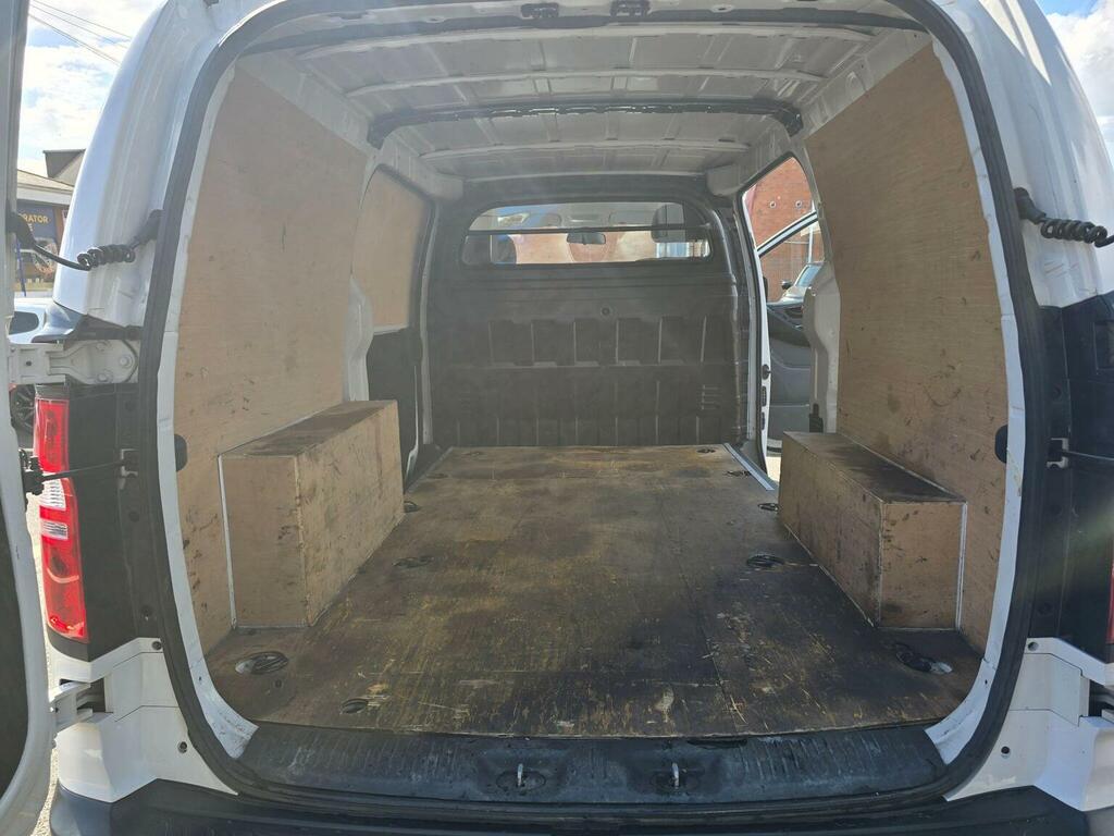 Hyundai iLoad Panel Van 2.5 Crdi Se Euro 6 6Dr 201969 White #5