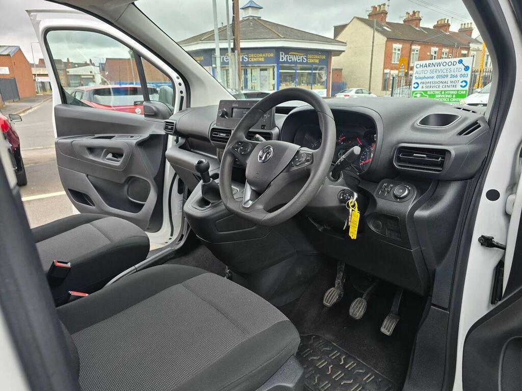 Vauxhall Combo 1.5 Turbo D 2300 Dynamic L2 H1 Euro 6 White #2