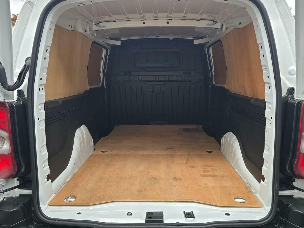 Vauxhall Combo 1.5 Turbo D 2300 Dynamic L2 H1 Euro 6 White #4