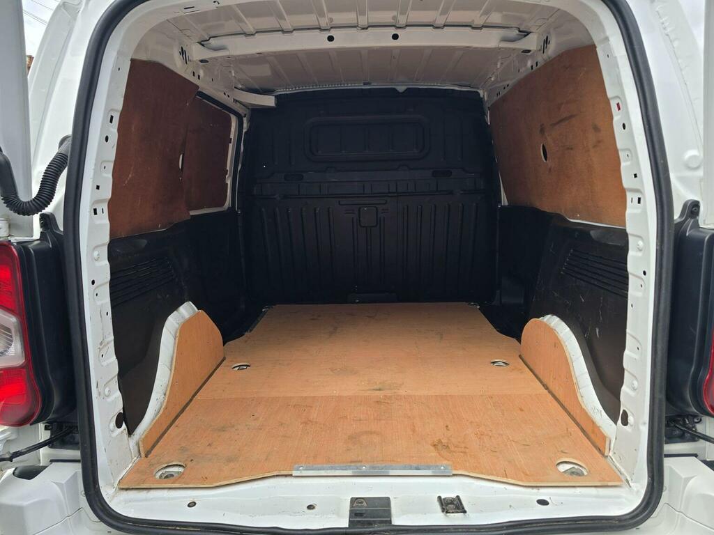 Vauxhall Combo Panel Van 1.6 Turbo D 2300 Sportive L1 H1 Euro 6 DN20YLM White #4