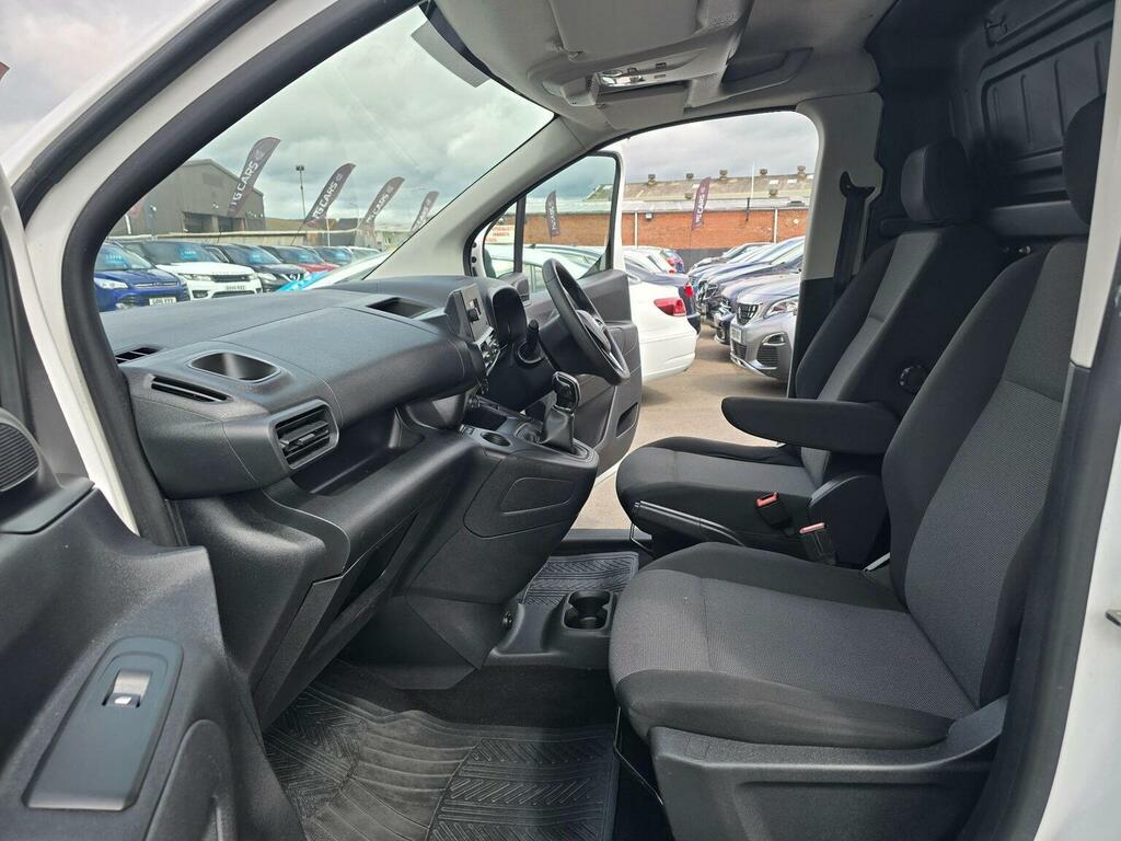 Vauxhall Combo Panel Van 1.6 Turbo D 2300 Sportive L1 H1 Euro 6 DN20YLM White #3