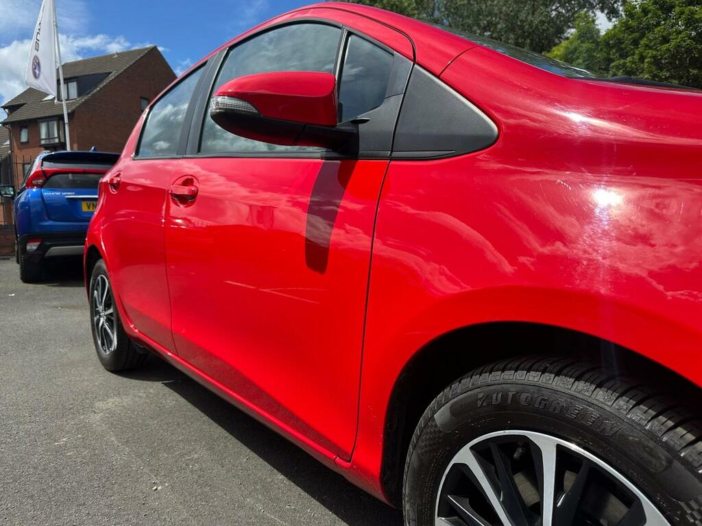 Toyota Yaris 1.5 Vvt-i Icon Tech Euro 6 Red #5